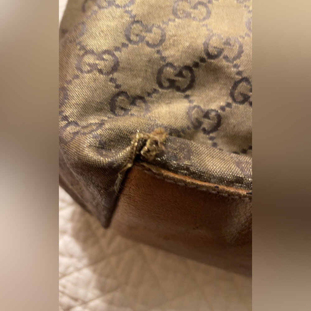 Gucci Metallic Gold Tote with GG Pattern - Picture 5 of 8